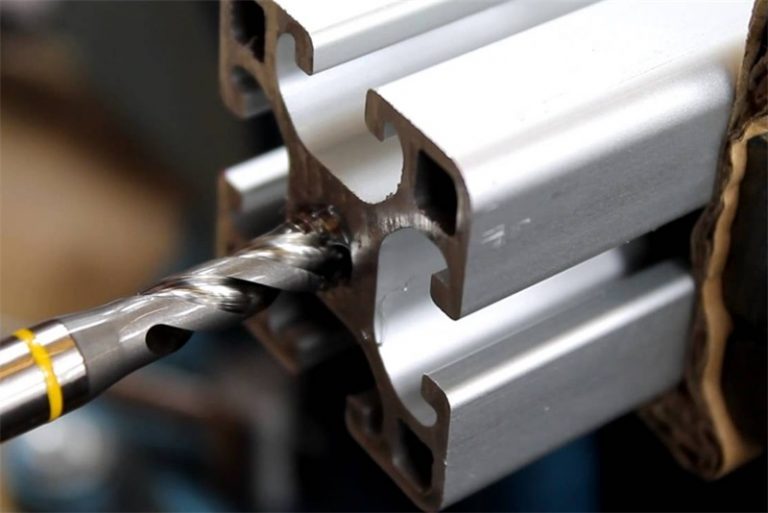 Threaded Holes Types, Methods, and Precautions